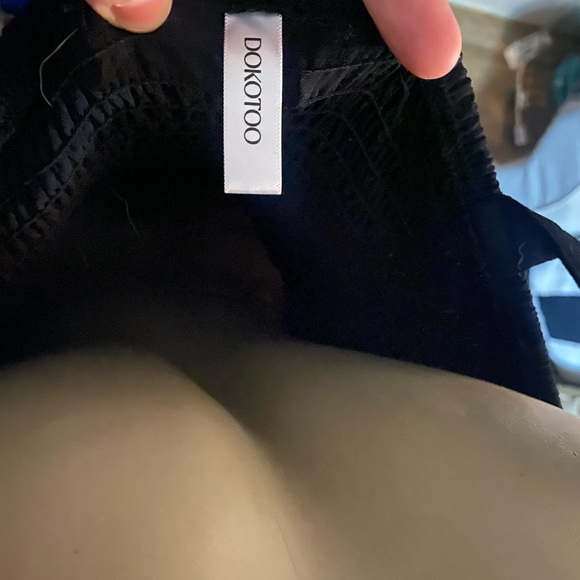 Elegant Black Jumpsuit - Picture 2 of 4